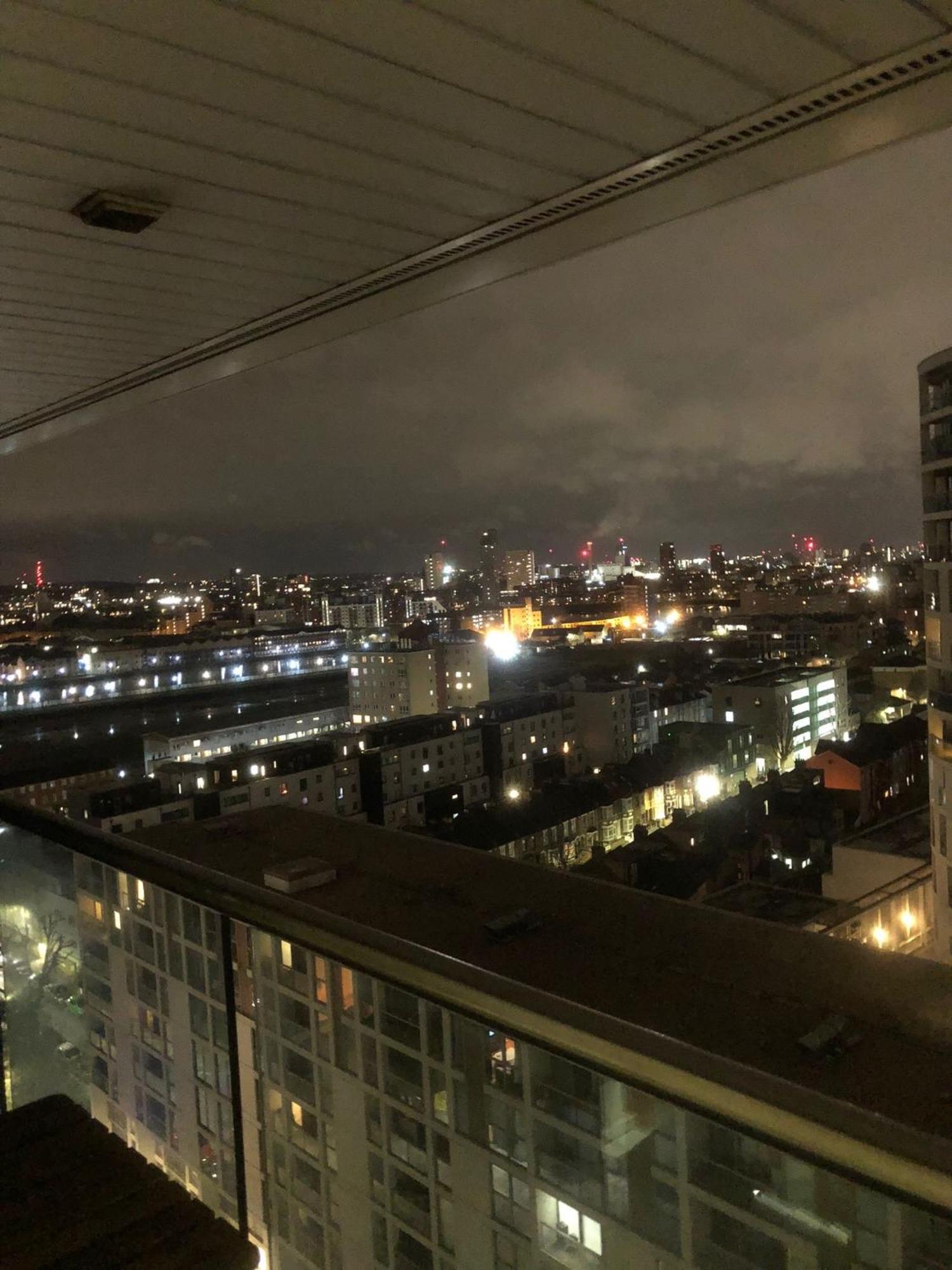 Modern 2Bed 2Bath Apartment Canary Wharf - Upto 5 Person Londres Extérieur photo