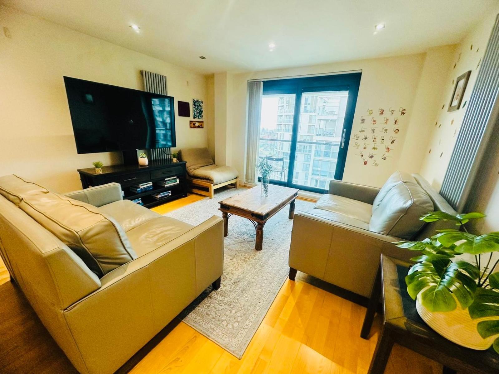 Modern 2Bed 2Bath Apartment Canary Wharf - Upto 5 Person Londres Extérieur photo