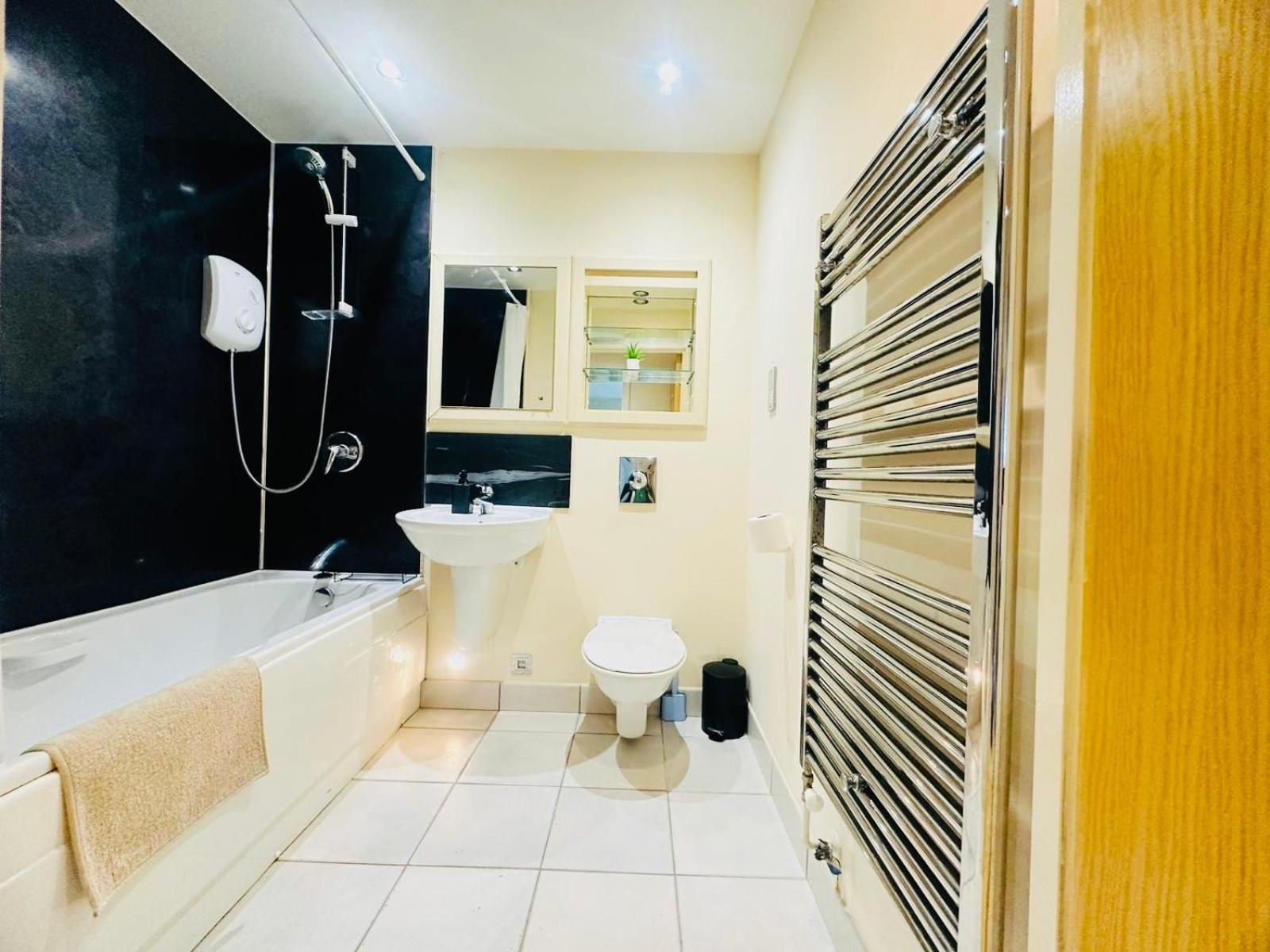 Modern 2Bed 2Bath Apartment Canary Wharf - Upto 5 Person Londres Extérieur photo